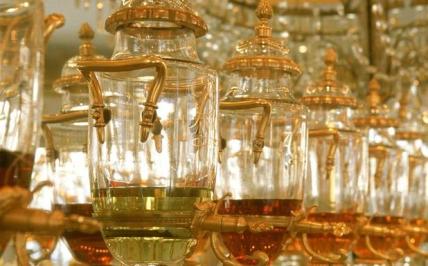 How lovely...the perfume urns at the Caron boutique!