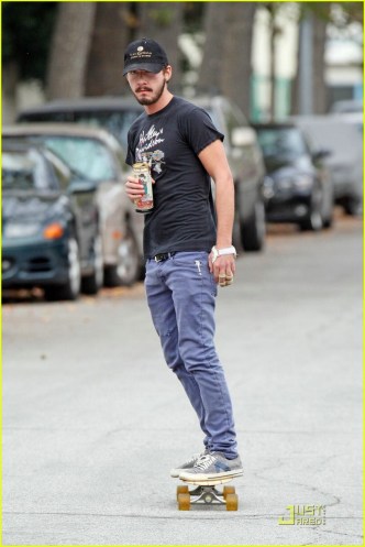 Skateboarding Shia LeBeouf - pic: Just Jared